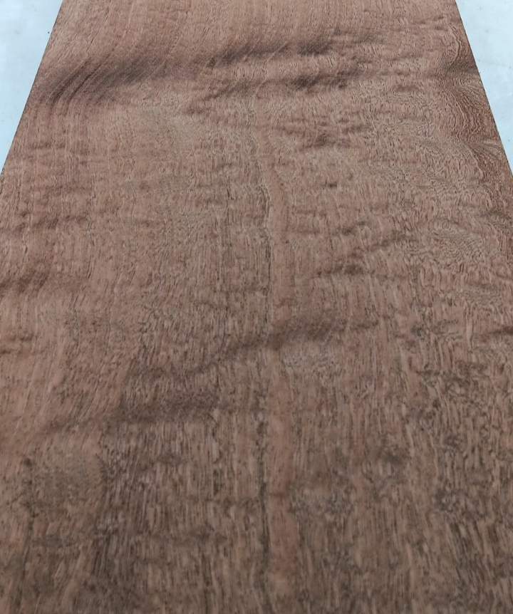 Pomelle Sapele Mahogany, 3/4" x 9" x 32"