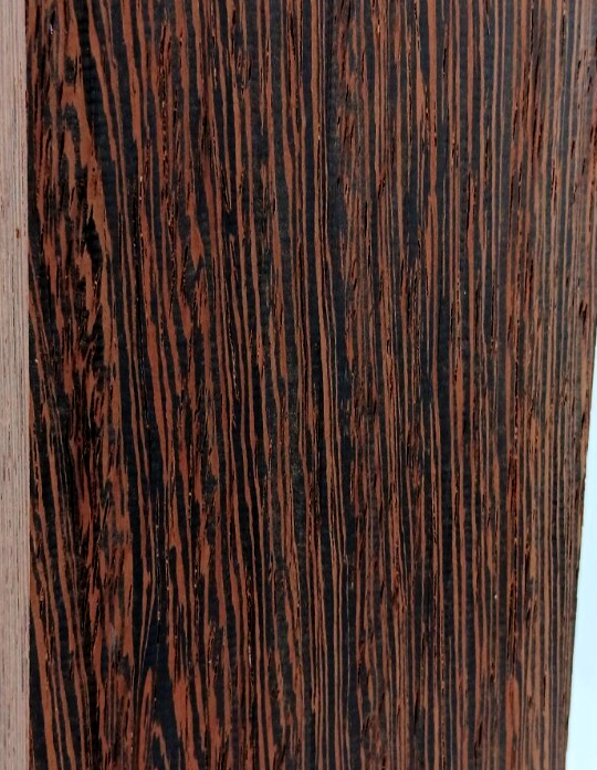 Wenge board aka Millettia laurentii